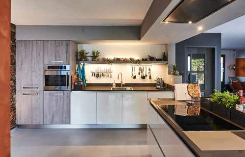 Keuken s'Heer Hendrikskinderen met kookeiland